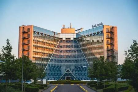 Best Western Plus Groningen Plaza - 34