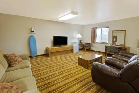Super 8 by Wyndham/White Sands Area - 25