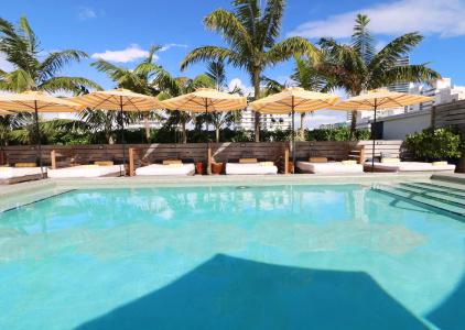 Catalina & Beach Club - 16