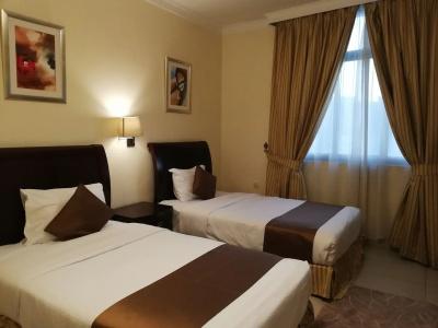 Crown Palace & Suites - 3