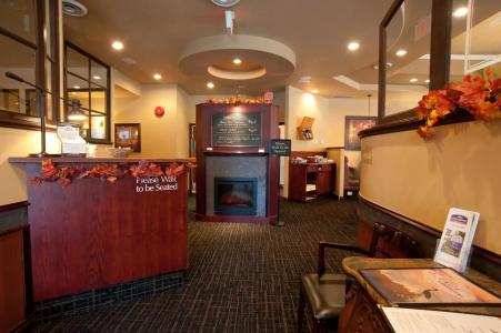 Elk Lake Inn & Suites - 19