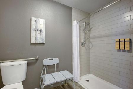 Best Western Plus Peppertree Airport Inn - 9