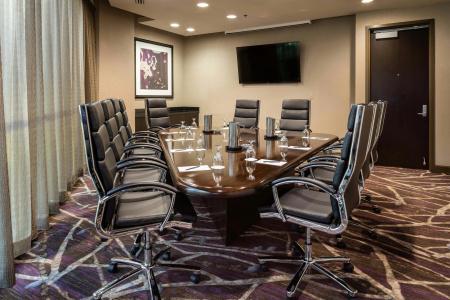 Embassy Suites by Hilton Crystal City National Airport - 33