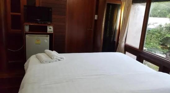 Ruean Mai Chai Khlong - 16