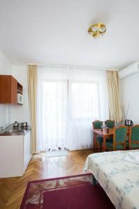 Helios Apartman - 150