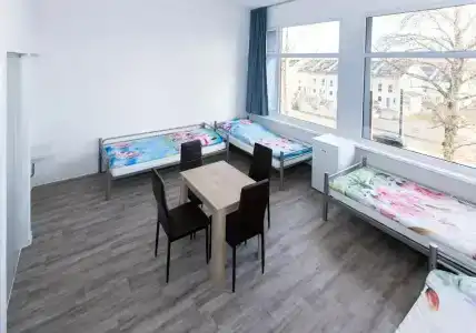 NeoHostel - 42