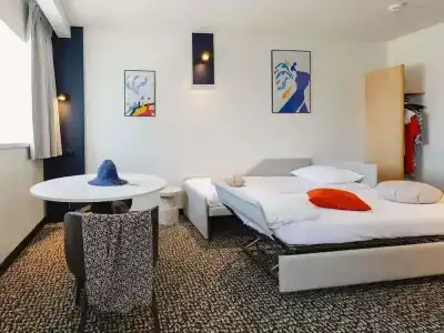 ibis Rennes Centre Gare Sud - 57