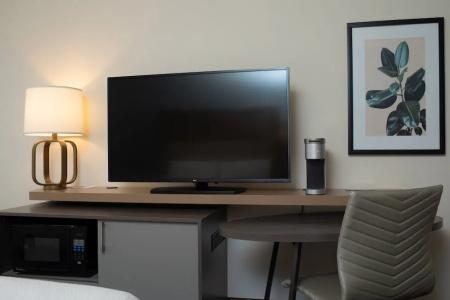 Elk Lake Inn & Suites - 41