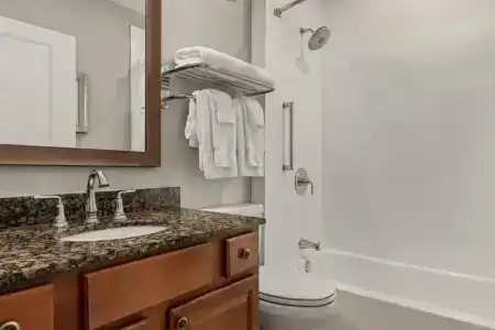 Wyndham La Belle Maison - 8