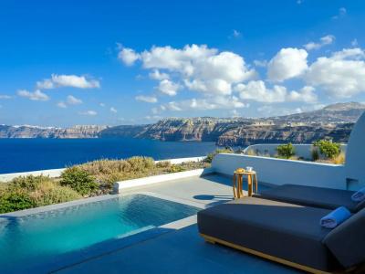Neptune Luxury Suites - 16