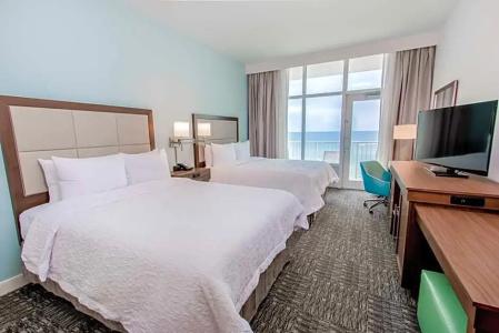 Hampton Inn & Suites Beach-Beachfront - 41