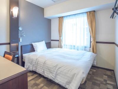 Toyoko Inn Shin-Osaka Chuo-guchi Honkan - 18
