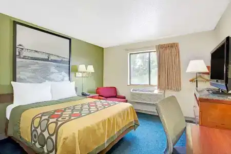 Super 8 by Wyndham/Jefferson Ave. - 22