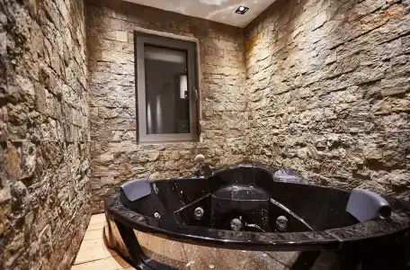 One Luxury Suites - 16