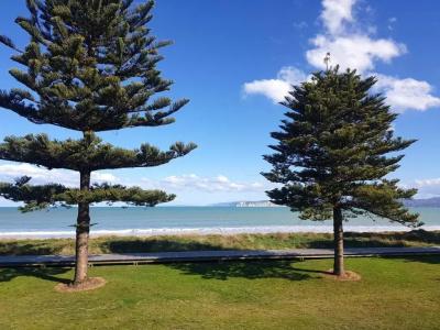 Whispering Sands Beachfront - 53