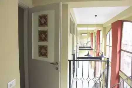 Red Fox Guesthouse - 9