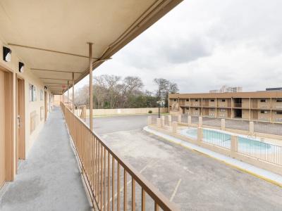 Oyo San Antonio Lackland Air Force Base North - 12