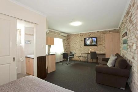 Highlander Motor Inn - 30