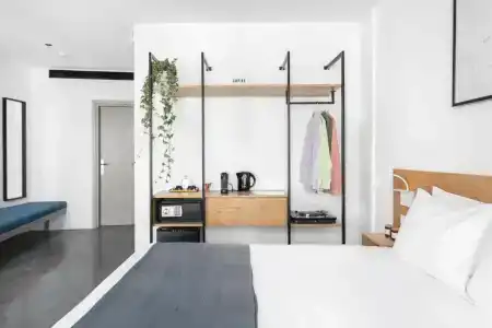 Melo Athens - 121