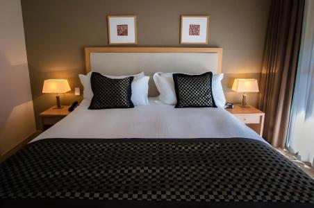 Rydges - 33