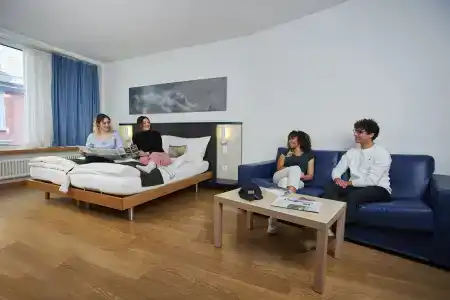 Bristol Zurich - 18