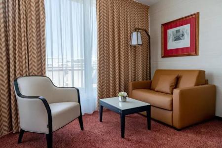Nash Suites Airport - 46