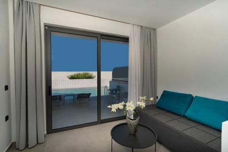 Zoes & Suites - 141