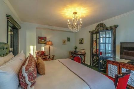 Pontchartrain St. Charles Avenue - 29