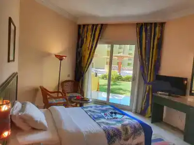Palm Beach Resort Families and Couples only - 32