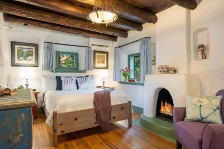 Inn of the Turquoise Bear - 117