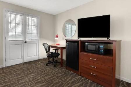 Super 8 by Wyndham New Orleans - 34