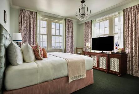 Pontchartrain St. Charles Avenue - 31