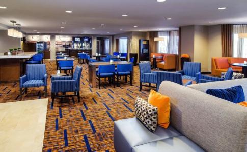 Courtyard by Marriott Broadway - 25