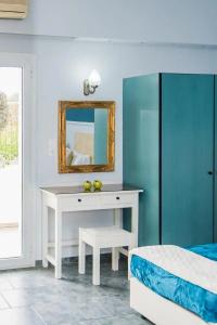 Yiannis Manos Resort - 43