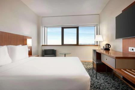 Ramada by Wyndham Lisbon - 30