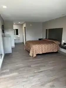 Nola Inn & Suites - 22