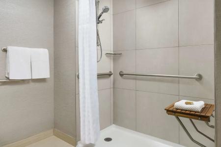 DoubleTree by Hilton Orlando Airport - 8
