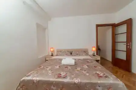 Elena - 158