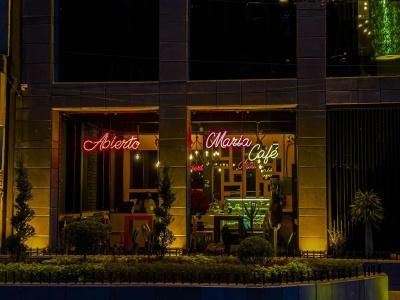 Cadillac Boutique - 25