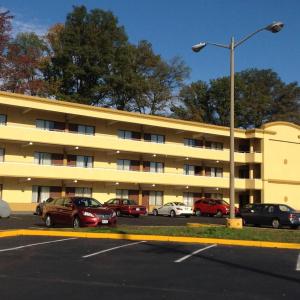 Diamond Inn & Suites - 10