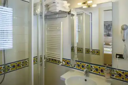 Bellevue Suite - 36