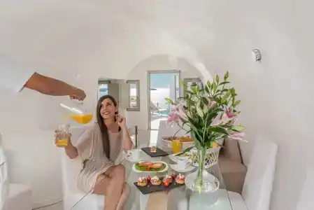 Elite Luxury Suites - 37