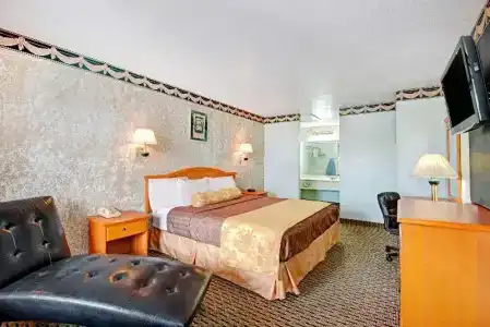 Travelodge By Wyndham San Antonio Lackland a f b - 61