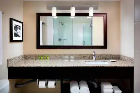 Deltas by Marriott Waterfront - 8