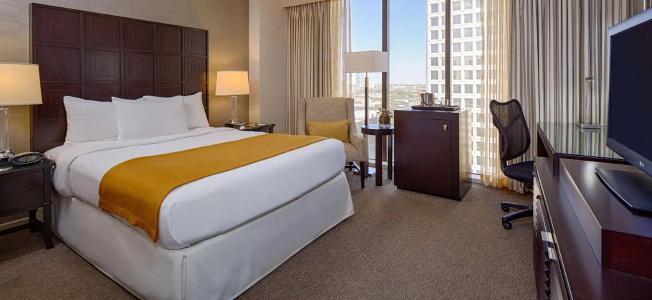 DoubleTree by Hilton Houston Greenway Plaza - 56