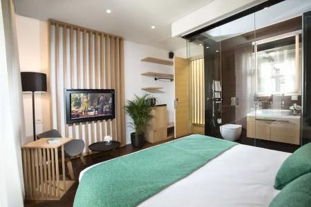 Dominic Smart & Luxury Suites - Parliament - 3