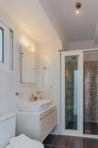 Vithos Seaside Aparthotel - 33