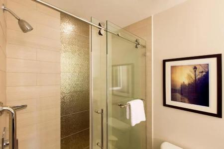 DoubleTree by Hilton Historic Savannah - 46