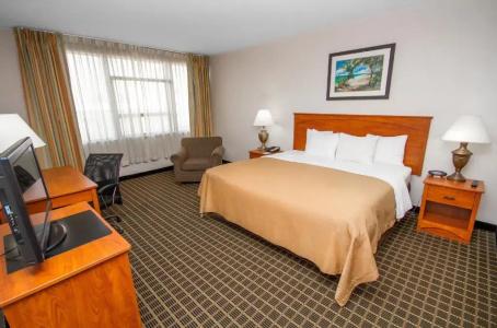 Clarion Inn & Suites Miami International Airport - 31