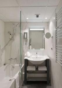 Best Western Alexandra - 52
